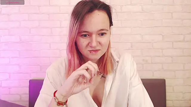 Snapshot of Ericha_Stone chatting on 22, 4, 2026 Ericha Stone online show from 22, 4, 2026