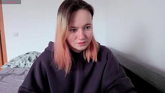 Snapshot of Ericha_Stone chatting on 8, 5, 2026 Ericha Stone online show from 8, 5, 2026
