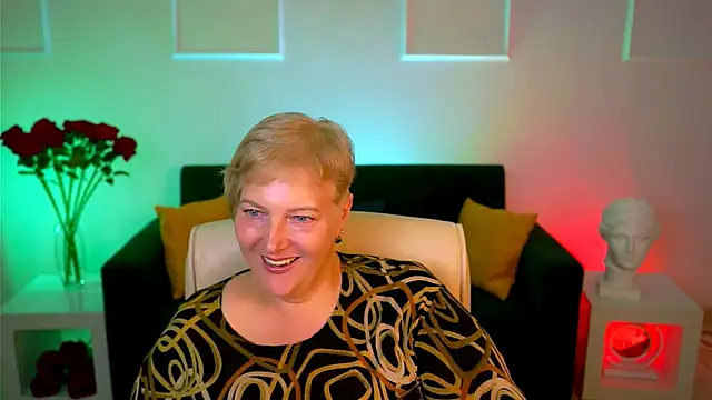 Snapshot of MaryMogan chatting on 1, 10, 2025 MaryMogan online show from 1, 10, 2025