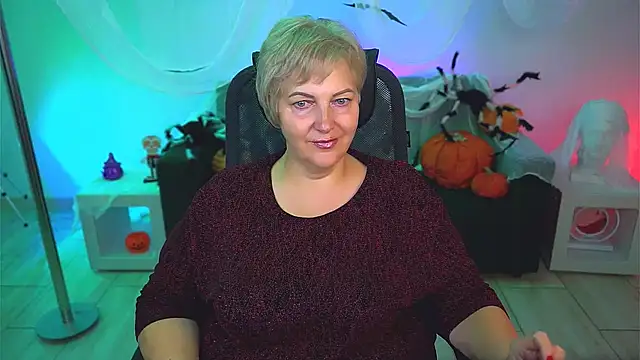 Snapshot of MaryMogan chatting on 24, 10, 2025 MaryMogan online show from 24, 10, 2025