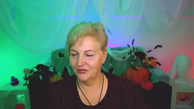 Snapshot of MaryMogan chatting on 26, 10, 2025 MaryMogan online show from 26, 10, 2025