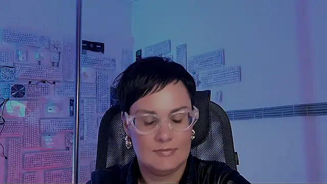 LauraDavidsons online show from 14, 11, 2025