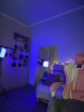 YourLittleDevil online show from 5, 4, 2026