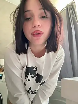Snapshot of YourLittleDevil chatting on 27, 6, 2026 YourLittleDevil online show from 27, 6, 2026