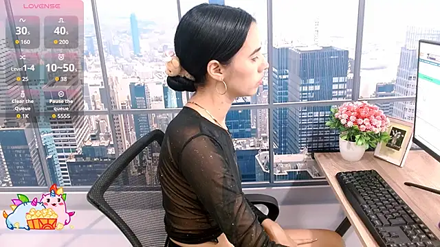 Snapshot of vanesa19_ chatting on 6, 10, 2025 vanesa19 online show from 6, 10, 2025