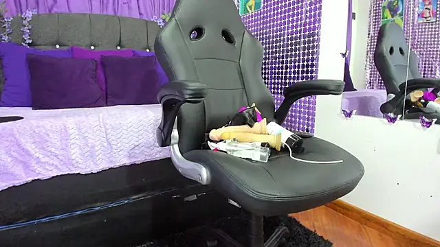 Snapshot of Moon_Play chatting on 7, 11, 2025 Moon Play online show from 7, 11, 2025