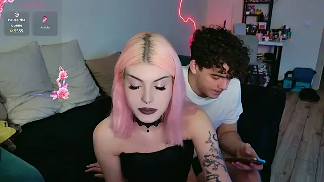 Alice18James online show from 14, 9, 2025