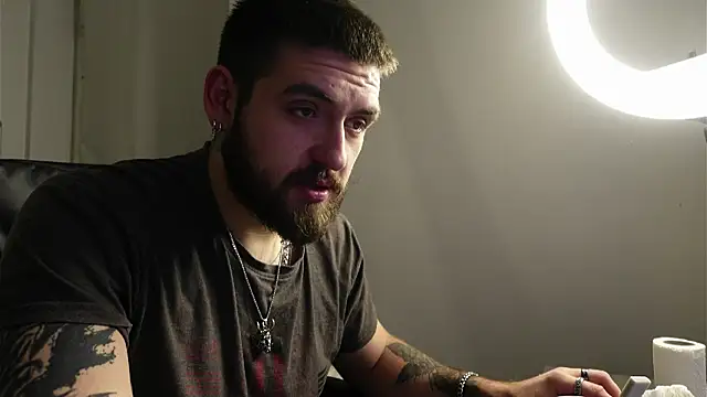 Snapshot of Mike_Platano chatting on 11, 11, 2025 Mike Platano online show from 11, 11, 2025