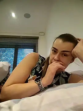 Carolinemiam online show from 30, 10, 2025