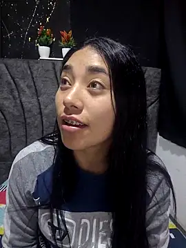 Snapshot of AmberGold- chatting on 14, 9, 2025 AmberGold- online show from 14, 9, 2025