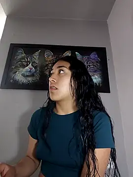 Snapshot of AmberGold- chatting on 4, 10, 2025 AmberGold- online show from 4, 10, 2025