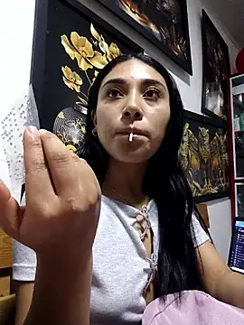 Snapshot of AmberGold- chatting on 27, 10, 2025 AmberGold- online show from 27, 10, 2025