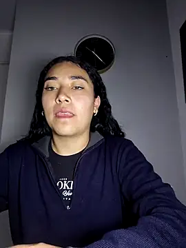 Snapshot of AmberGold- chatting on 8, 11, 2025 AmberGold- online show from 8, 11, 2025