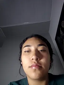 Snapshot of AmberGold- chatting on 14, 11, 2025 AmberGold- online show from 14, 11, 2025