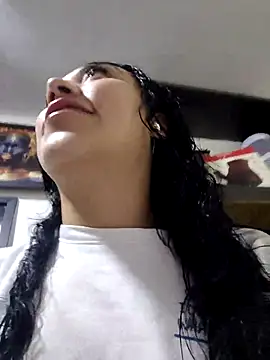 Snapshot of AmberGold- chatting on 5, 12, 2025 AmberGold- online show from 5, 12, 2025