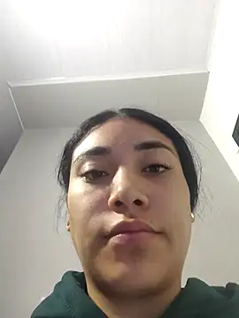 Snapshot of AmberGold- chatting on 21, 12, 2025 AmberGold- online show from 21, 12, 2025