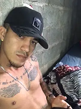 Snapshot of tattoos22 chatting on 28, 10, 2025 tattoos22 online show from 28, 10, 2025