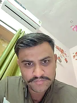 Snapshot of Frvgggghh chatting on 18, 11, 2025 Frvgggghh online show from 18, 11, 2025