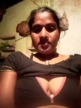 Snapshot of Hansini_Gowda chatting on 14, 10, 2025 Hansini Gowda online show from 14, 10, 2025