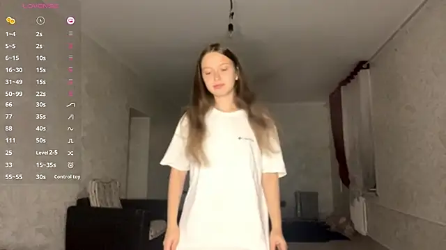 Snapshot of CharlynDini chatting on 10, 9, 2025 CharlynDini online show from 10, 9, 2025