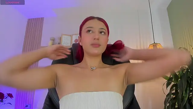 Cristalfoxy  online show from 13, 1, 2026