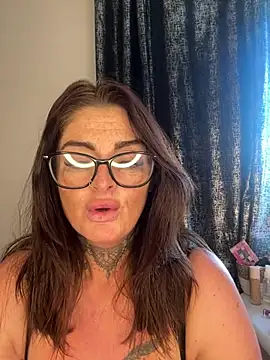 IrishmilfAnna online show from 24, 4, 2026