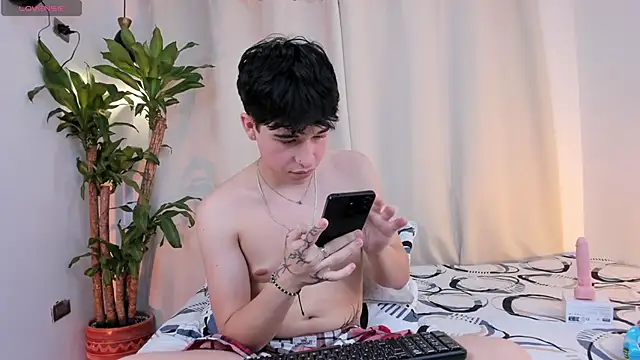 mrhot night online show from 19, 4, 2026