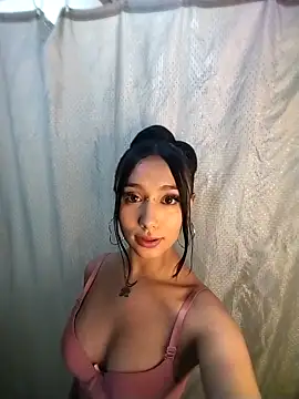 Snapshot of Ella_rr chatting on 10, 9, 2025 Ella rr online show from 10, 9, 2025