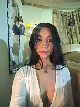 Snapshot of Ella_rr chatting on 5, 2, 2026 Ella rr online show from 5, 2, 2026