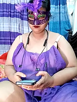 Tanisha-Chy online show from 7, 5, 2026