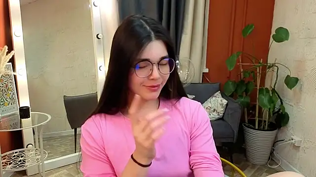 Snapshot of Albi_Glow chatting on 18, 3, 2026 Albi Glow online show from 18, 3, 2026