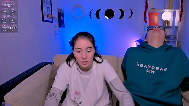 Snapshot of khloebeauty chatting on 3, 2, 2026 khloebeauty online show from 3, 2, 2026