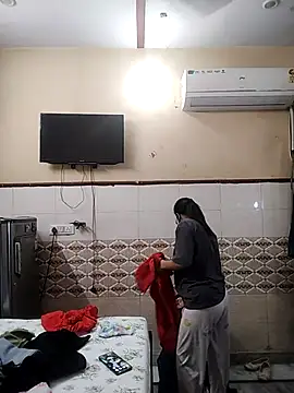 Snapshot of meenu_bhabhi547 chatting on 10, 4, 2026 meenu bhabhi547 online show from 10, 4, 2026