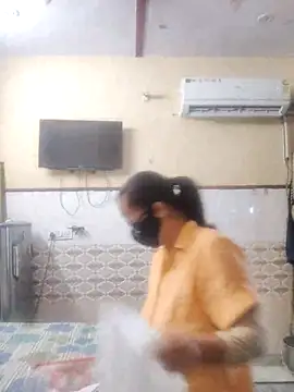 Snapshot of meenu_bhabhi547 chatting on 22, 4, 2026 meenu bhabhi547 online show from 22, 4, 2026
