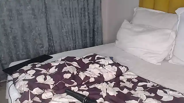 Snapshot of Bella_2025 chatting on 23, 2, 2026 Bella 2025 online show from 23, 2, 2026