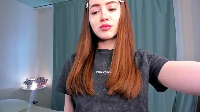 Snapshot of Chloeee4200 chatting on 11, 4, 2026 Chloeee4200 online show from 11, 4, 2026