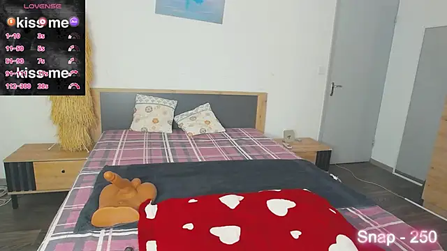 EvaLone1 online show from 19, 9, 2025