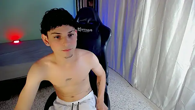 dilan hott  online show from 3, 10, 2025