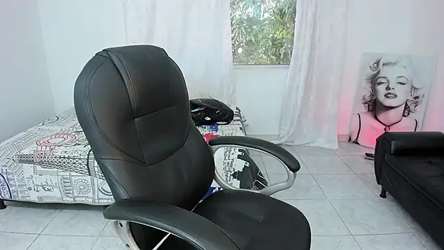 Snapshot of maxthomson_boy chatting on 29, 9, 2025 maxthomson boy online show from 29, 9, 2025