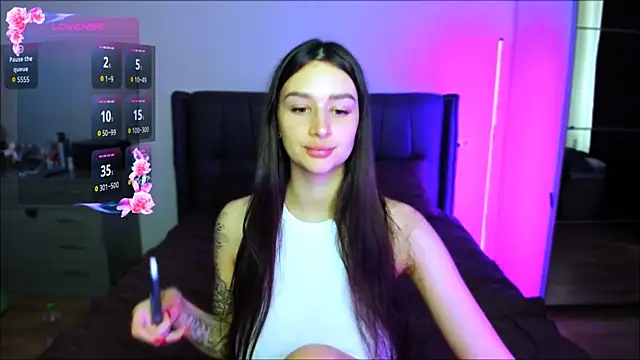 Veronica Larsson online show from 11, 9, 2025