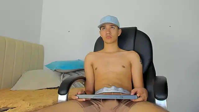 Snapshot of Mathew_lee7 chatting on 26, 10, 2025 Mathew lee7 online show from 26, 10, 2025