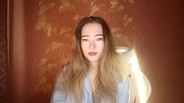 Awora Wolf online show from 18, 9, 2025