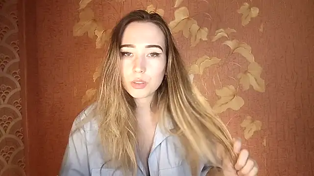 Awora Wolf online show from 18, 9, 2025