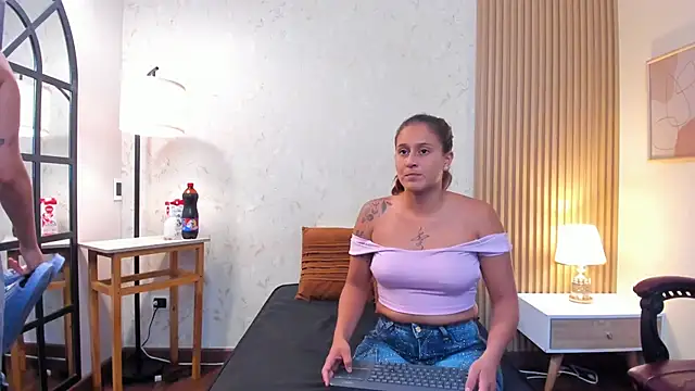 Snapshot of aliceandsia chatting on 23, 4, 2026 aliceandsia online show from 23, 4, 2026