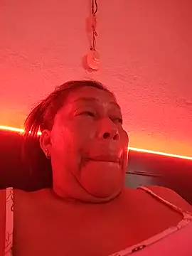 Naomi-Mature online show from 14, 5, 2026