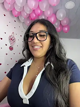 Snapshot of SharaRous chatting on 8, 3, 2026 SharaRous online show from 8, 3, 2026