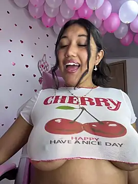 Snapshot of SharaRous chatting on 9, 3, 2026 SharaRous online show from 9, 3, 2026