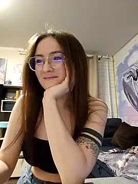Snapshot of SophiaHarris chatting on 1, 10, 2025 SophiaHarris online show from 1, 10, 2025