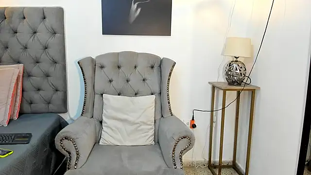 nahiroby ebony online show from 22, 9, 2025