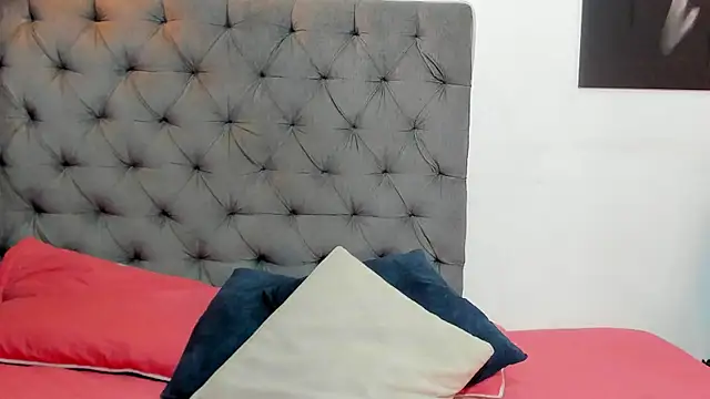 nahiroby ebony online show from 29, 4, 2026
